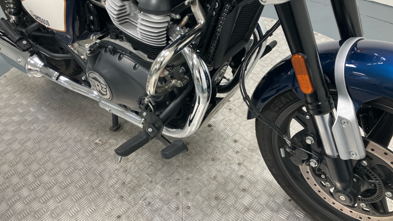 Royal Enfield Super Meteor 650 Top (23MY)